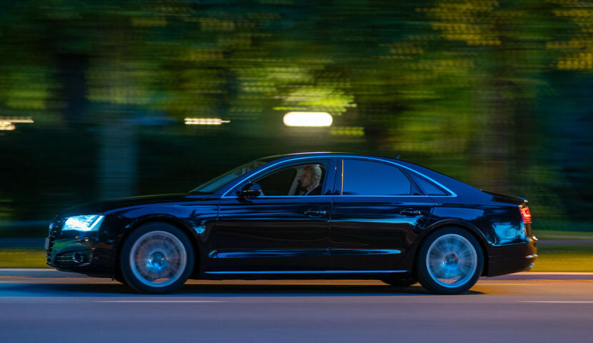 Audi A8 - luksuslik, mugav ja võimas Luksusauto rent