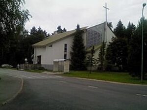 220px-Harkujarve_kirik-1