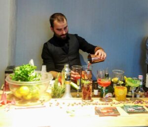 42806505_256514021675087_2881928613303681024_n