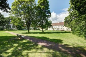 Anija-mois-Prantsuse-stiilis-park1