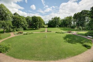 Anija-mois-Prantsuse-stiilis-park2