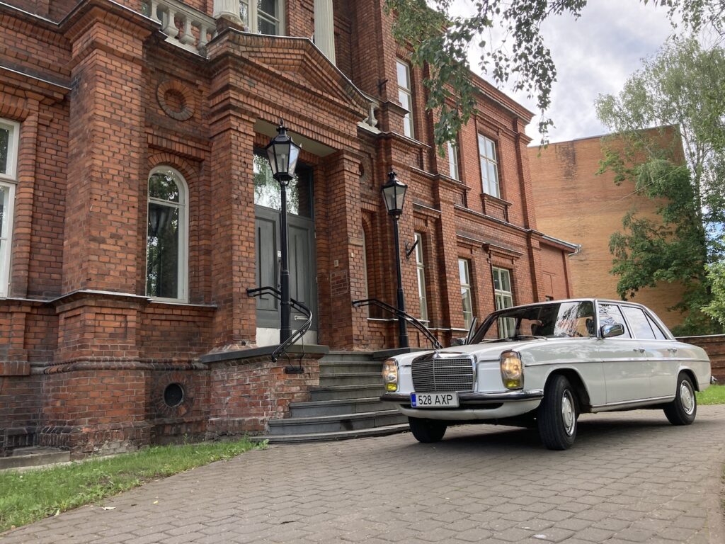 Pulmaauto MB W114 230.6 1975