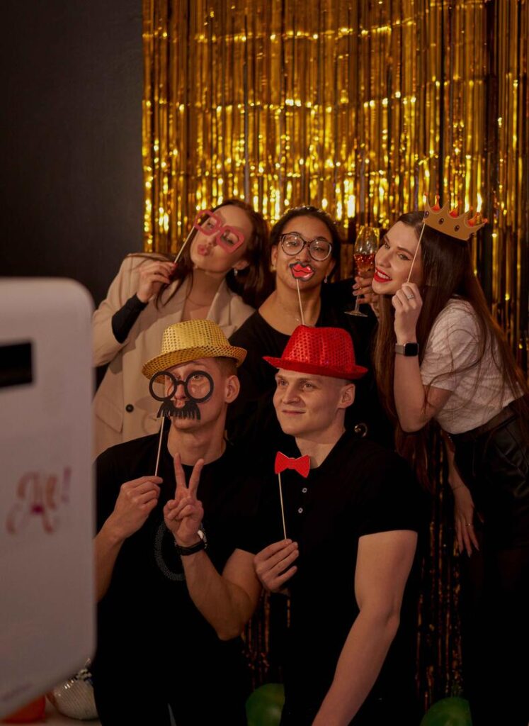 Pic Me fotoboksi ja fotopeegli rent Eestis