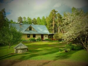 KallasteTurismitalupeamajatoy2015kevadsuvi-www.kallastetalu.eeArksahingegataluPadiselHarjumaal-puhkemajajaaktiivnepuhkussaun_-1