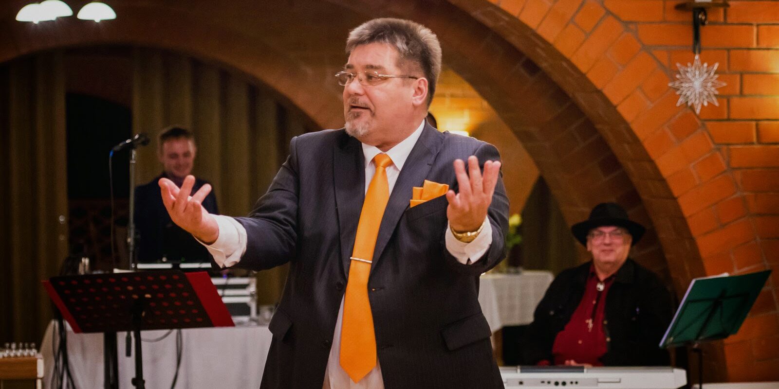 Intervjuu Martin Liivetiga: Iidse ja moodsa ühendamisest kaasaegses pulmas ehk pulmatraditsioonidest.