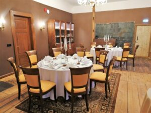 Pulmad-Anija-moisa-soogisaalis7