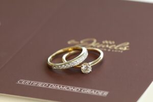 diamond-wedding-rings-woman