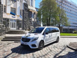 Luksuslik valge Mercedes-Benz V-Class