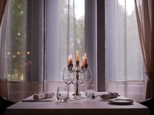 laud-kahele-table-for-2