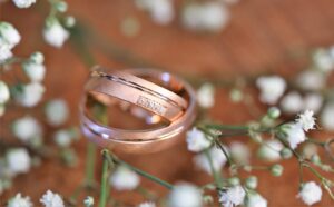 rose-gold-set-with-diamonds-wedding-rings