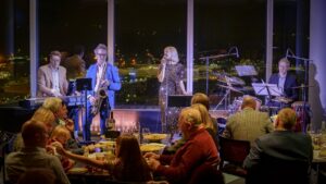 JASQ – maitsekas pop-jazz kvartett tantsupeole!