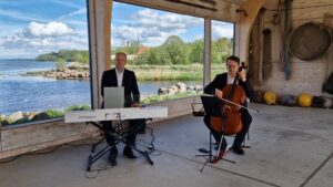 Klaveri ja tšello duo The Piano Guys stiilis